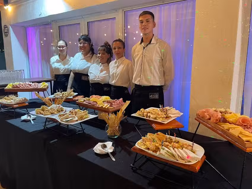 Ah&iacute; vamos! Catering