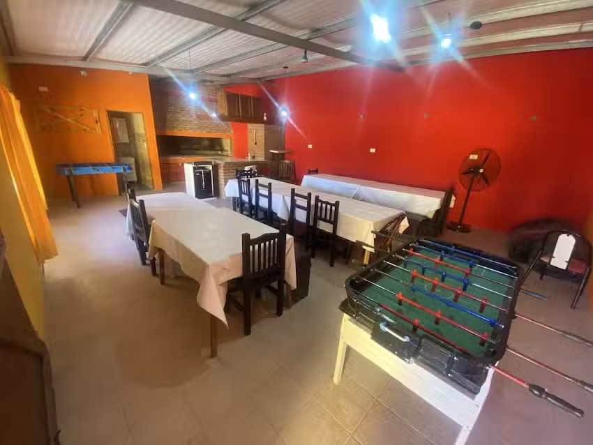 Alquiler de quincho con pileta y parrilla. Ideal reuniones.