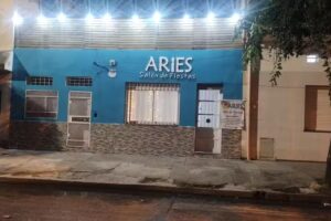 Aries Salon de fiestas