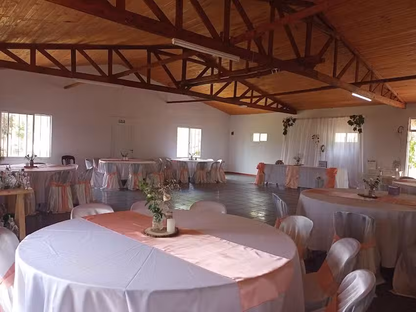 Camino Viejo Col&oacute;n, Sal&oacute;n De Eventos
