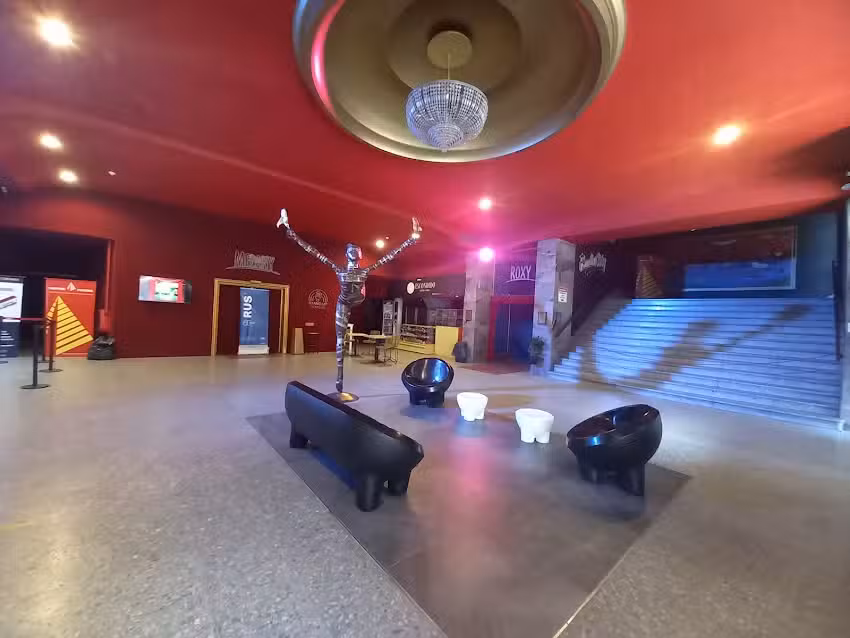 Centro de Arte Radio City Roxy Melany