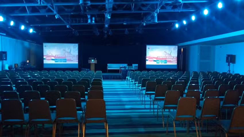 Centro de Convenciones Los Maderos