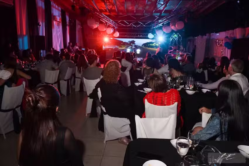 Deux Soleils sal&oacute;n para eventos