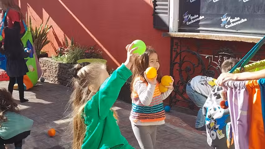 Do&ntilde;a Cachavacha Salon esta noche