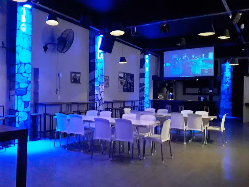 El Castillo. Sal&oacute;n de fiestas