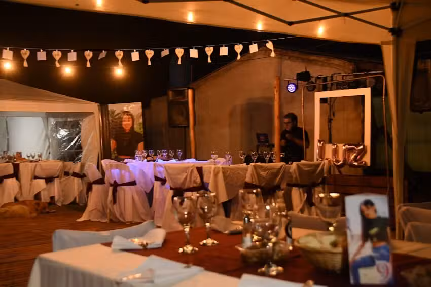 Ensue&ntilde;os eventos. Servicio de catering