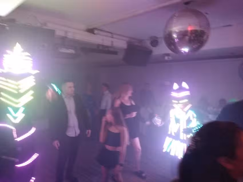 Ensue&ntilde;os Salon De Fiestas