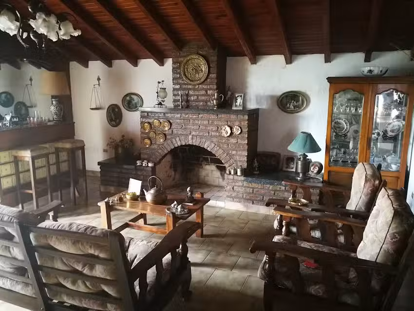 Establecimiento Los Lirios