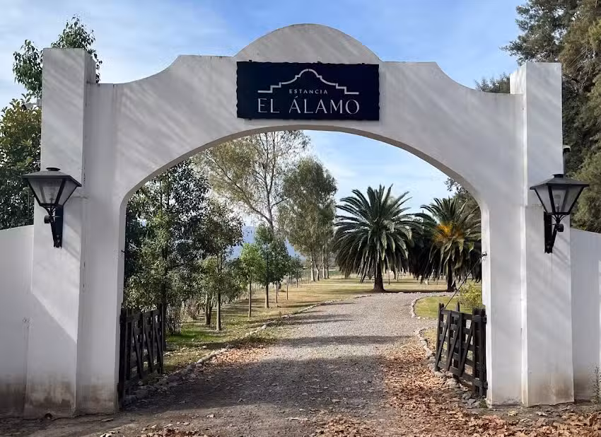 Estancia El Alamo