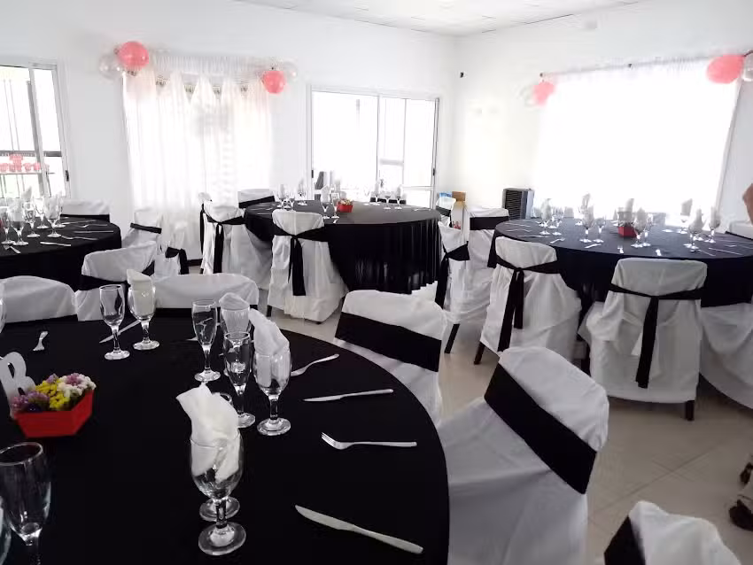 H&M Salon De Eventos