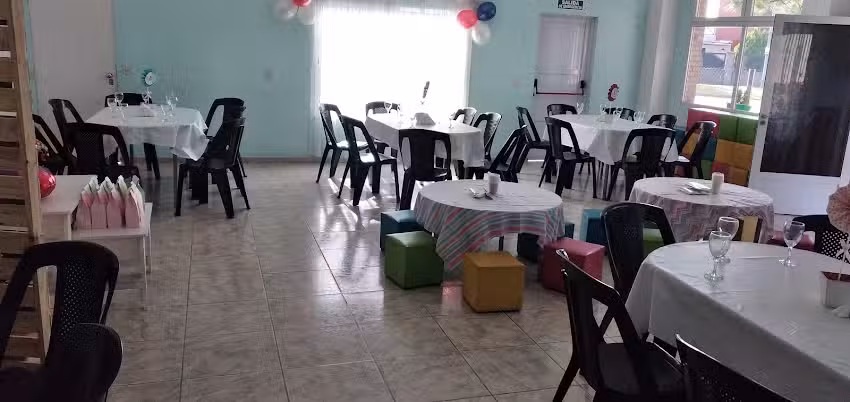 La casita sobre la roca sal&oacute;n de fiestas