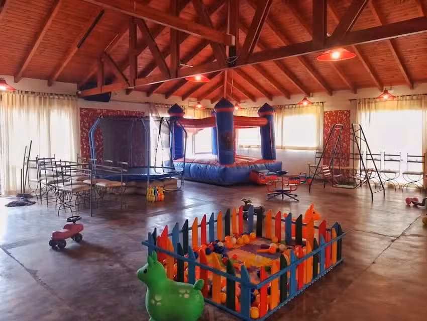 La Granja &ndash; Sal&oacute;n de Fiestas Infantiles