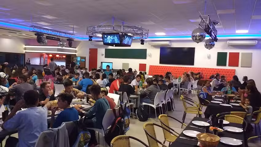 La Grola Dormis & Sal&oacute;n de Eventos
