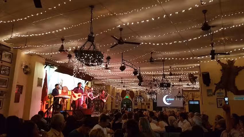 La Lola Sal&oacute;n Bailable