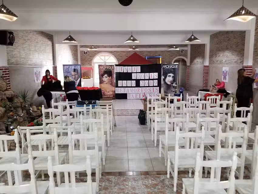 La Pinocha Sal&oacute;n de Fiestas