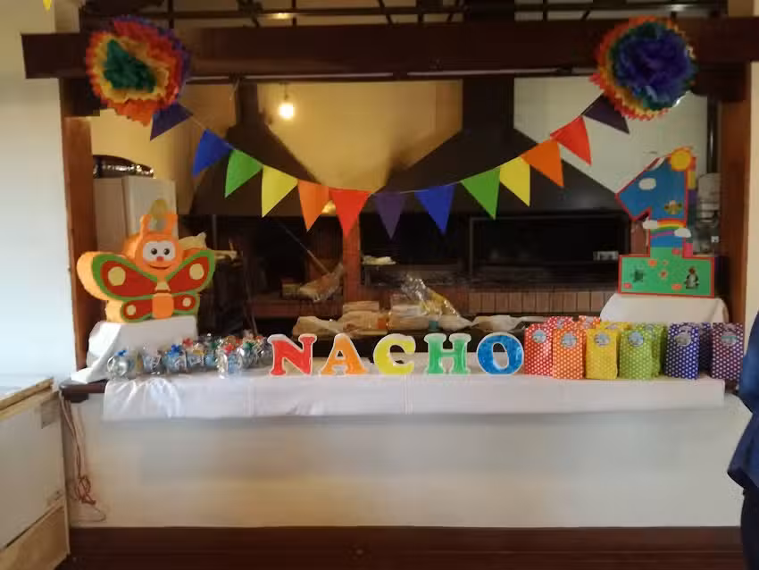 La Premier &ndash; Club Deportivo y Social