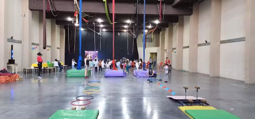 La troupe multiespacio