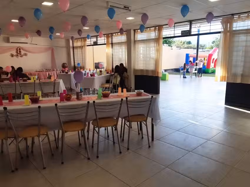 Las Palmeritas Salon Infantil
