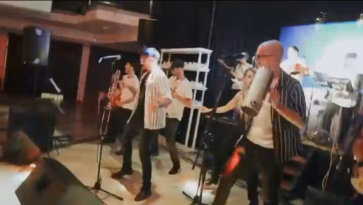 Los Mojarras &ndash; La Banda Fiesta