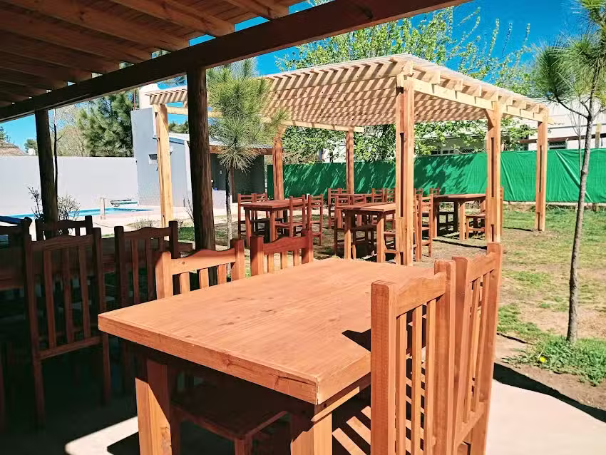 &ldquo;Los Saavedra&rdquo;