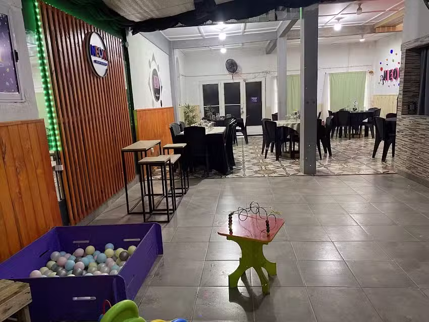 NEON salon de eventos Sal&oacute;n de fiestas