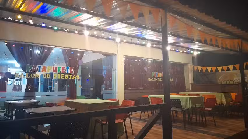 Patap&uacute;fete, sal&oacute;n de fiestas y pelotero