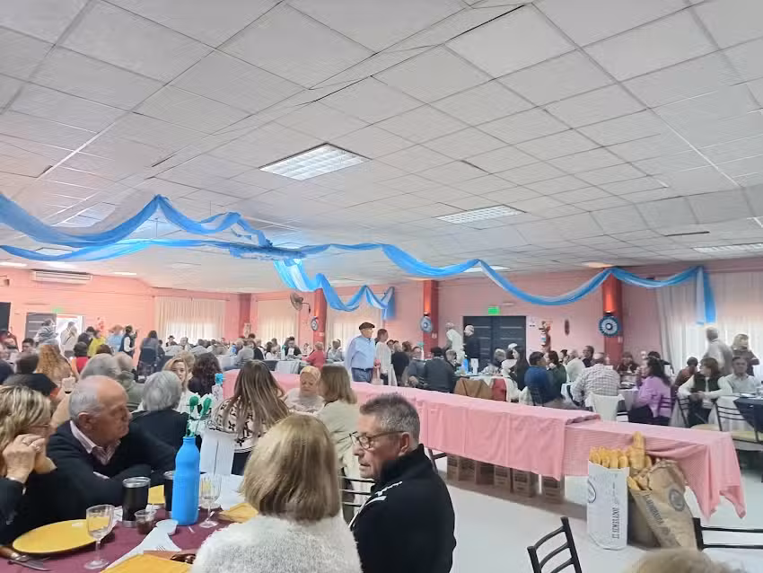 Pe&ntilde;a Huella Sal&oacute;n De Eventos