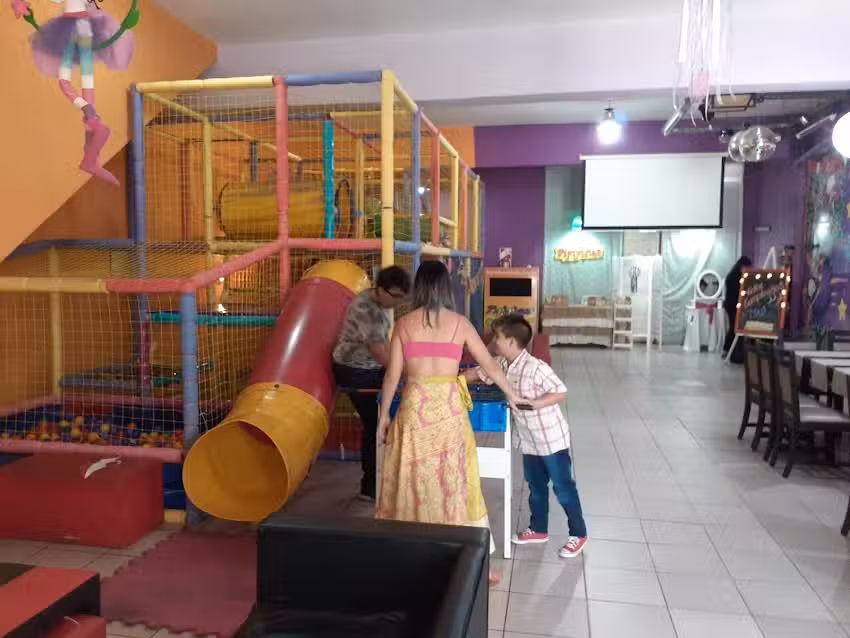 Pipipinas Sal&oacute;n de Eventos