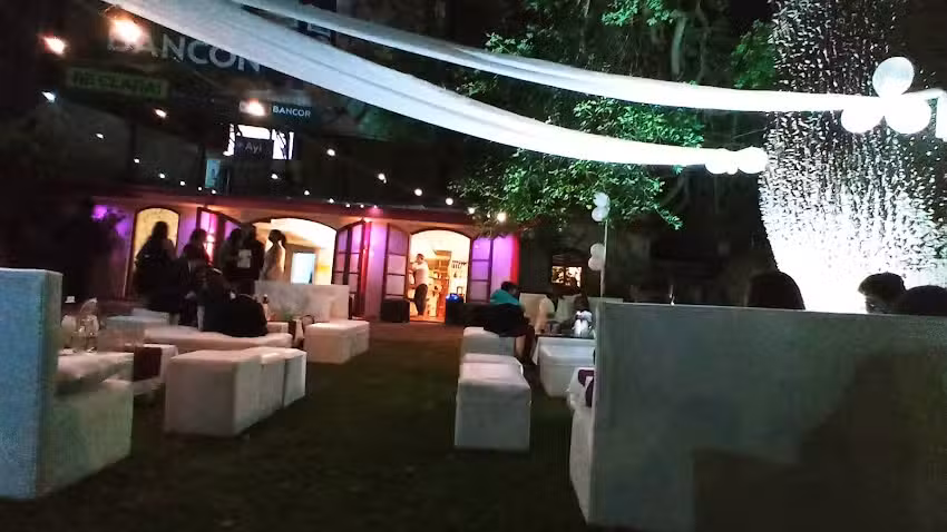 Play M&aacute;s Multiespacio