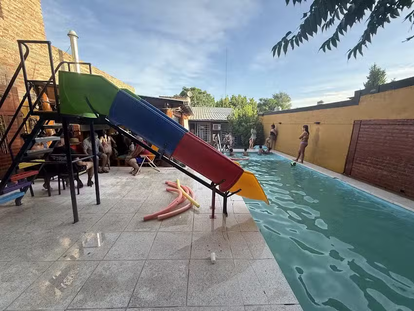 Quincho con piscina EL LOLO