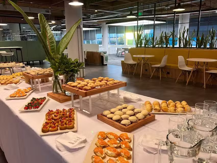 Quma Catering y Pasteleria. Local Saavedra