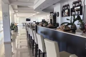 RESTAURANTE ” LA HOSTERIA YACYRETA” by Itucatering.