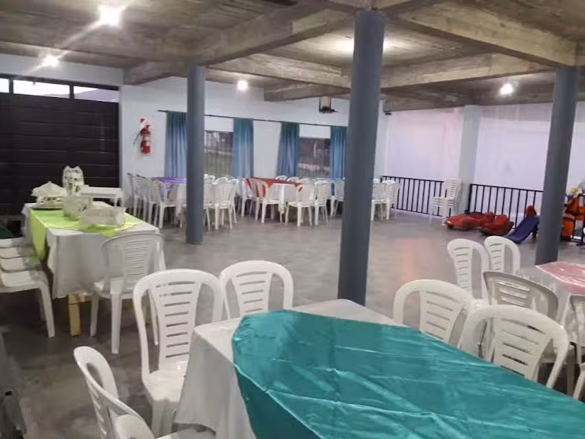 Salon agrandadito Lozano