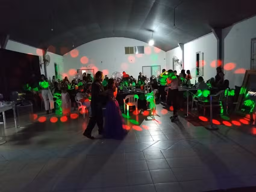 Sal&oacute;n Barrio Sur..!!