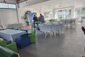 Sal&oacute;n Casa Amarilla