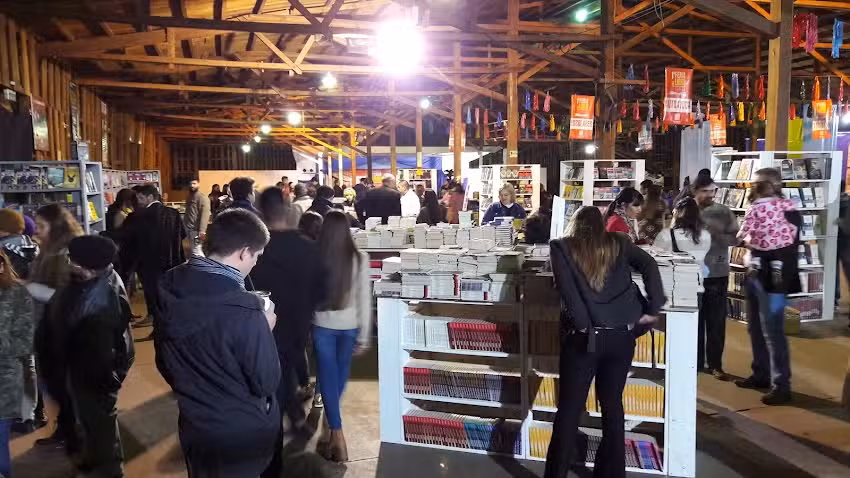 Sal&oacute;n Cultural. Ex G 10 FERIA DEL LIBRO