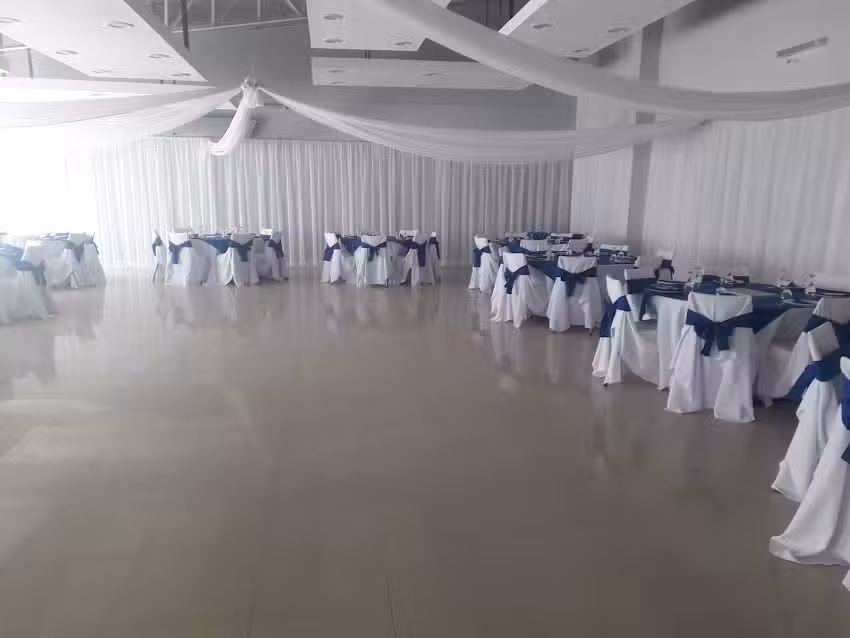 Sal&oacute;n de eventos del club Pescazaike