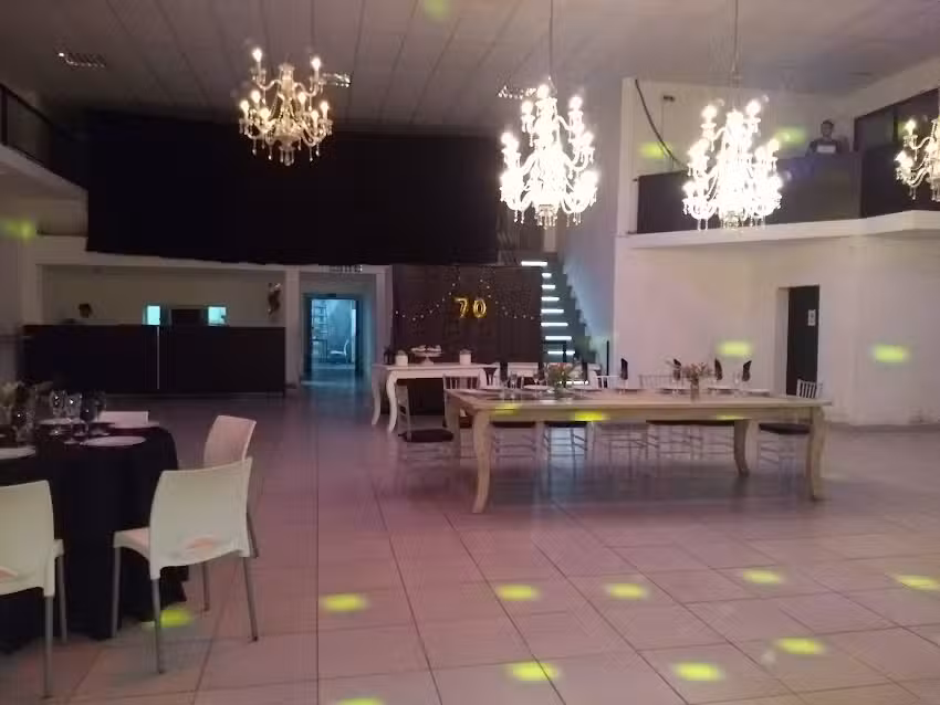 Sal&oacute;n de Eventos Jose 1&prime;