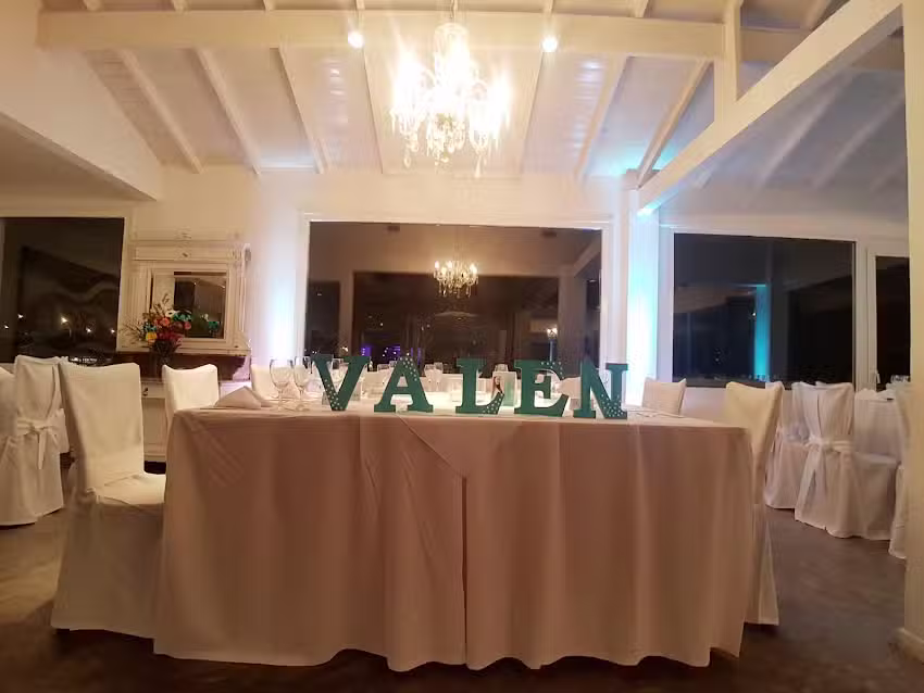 Sal&oacute;n de Eventos L&acute;Ecole