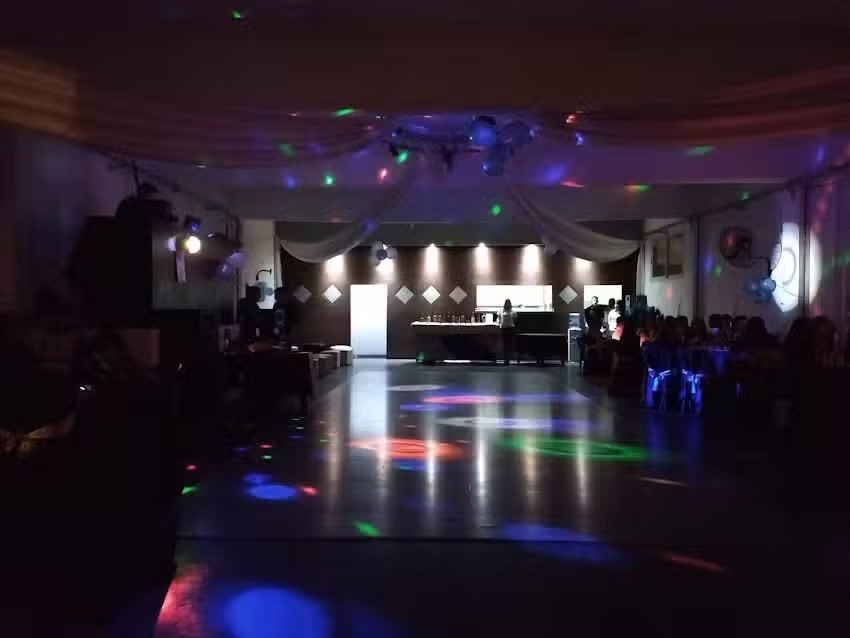 Sal&oacute;n De Eventos La Reina