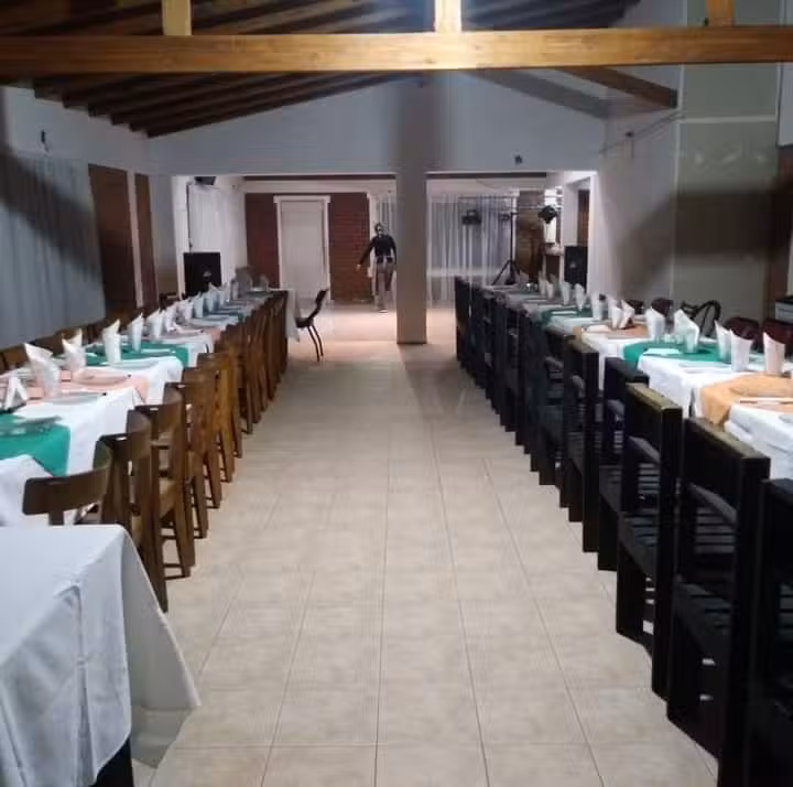 Sal&oacute;n de eventos &ldquo;LOCOS X EL F&Uacute;TBOL&rdquo;