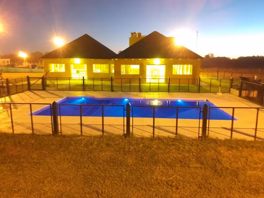 Sal&oacute;n de Eventos Quinta R&iacute;o Cuatro Soles