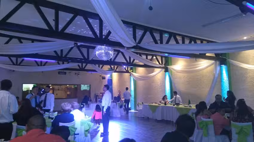 SAL&Oacute;N DE EVENTOS &ldquo;Tres Reinas&rdquo;