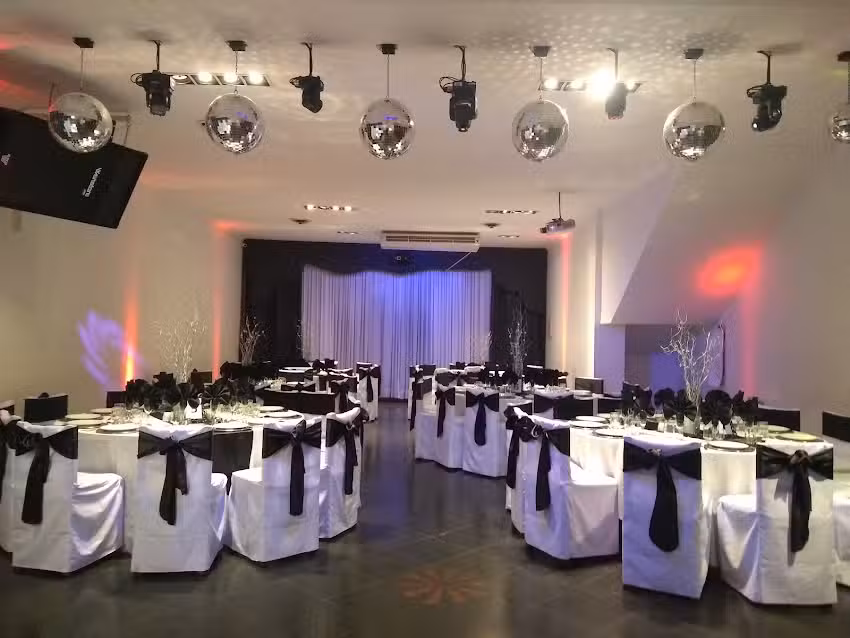 Sal&oacute;n de Fiestas LE CAPRICE