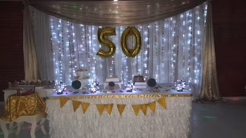 Sal&oacute;n De Fiestas Santi