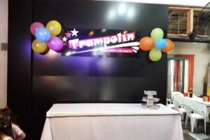 Sal&oacute;n de Fiestas Trampolin