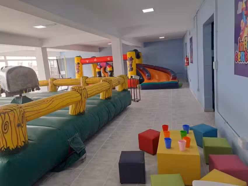 SALON INFLABLES CENTENARIO