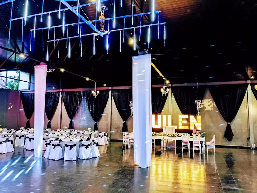 Sal&oacute;n La Delfina