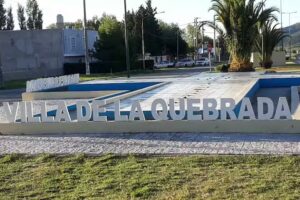 Salon Las Colinas (Los Playeros)