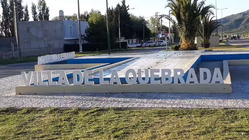 Salon Las Colinas (Los Playeros)